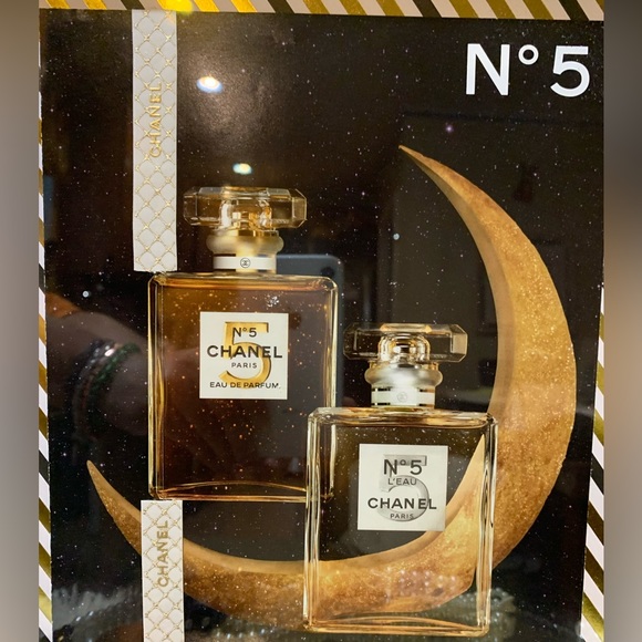 Surprise!🤩Chanel cosmetics sack and CHANEL framed advertising handmade +goodies - Picture 2 of 16